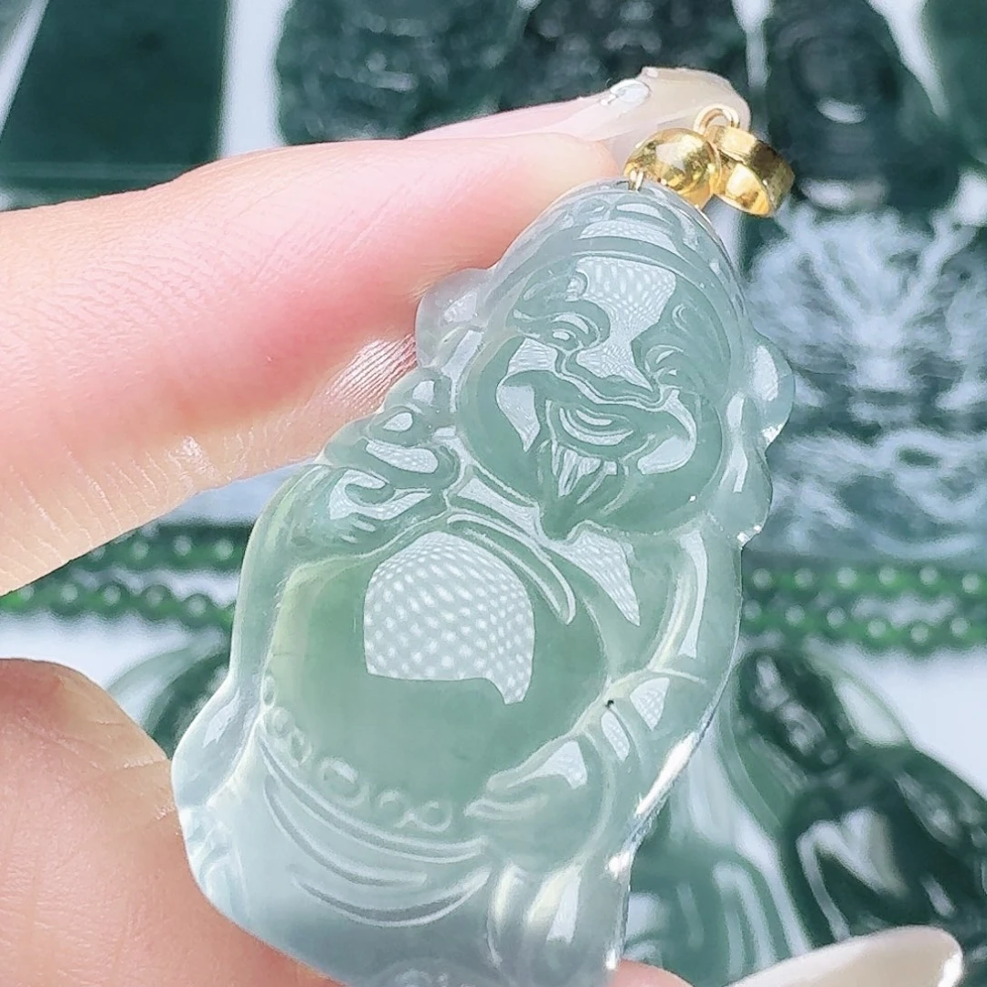 翡翠未镶嵌颈饰多样性发其一