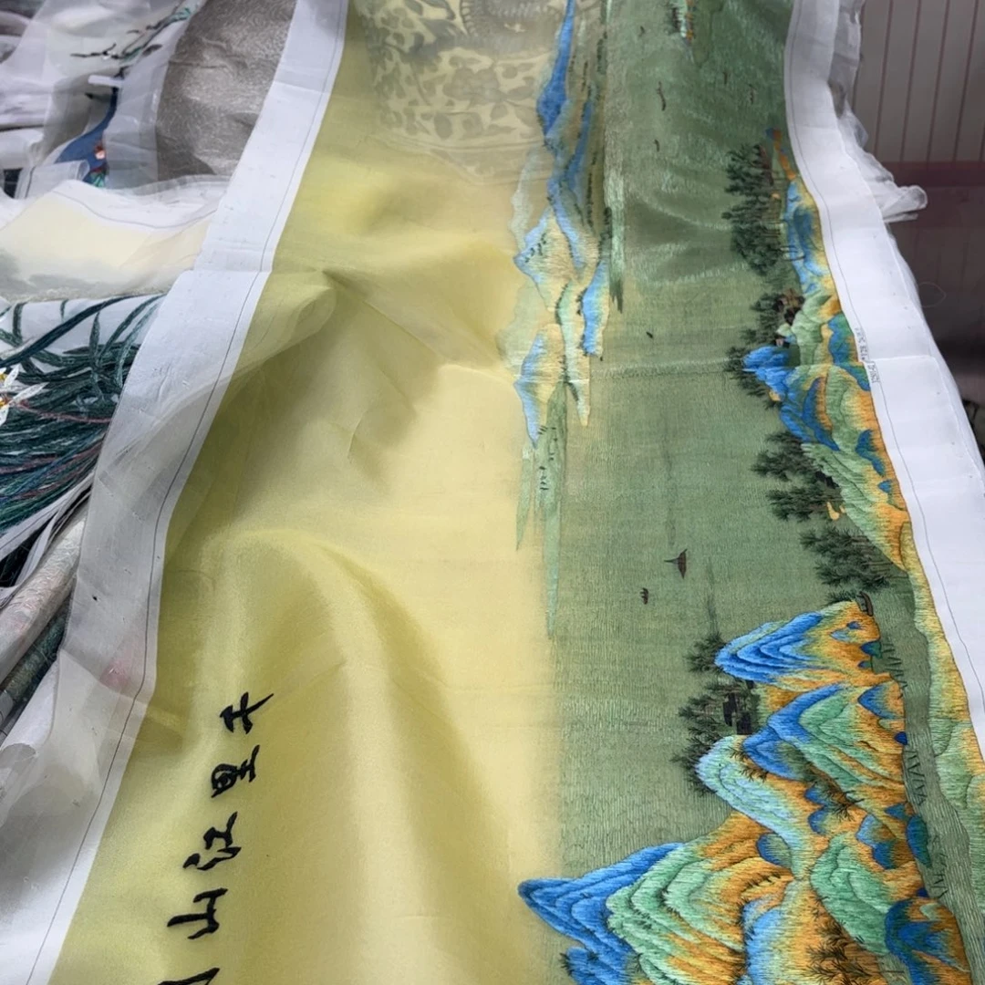 织绣莲**水纯手工制作的一款