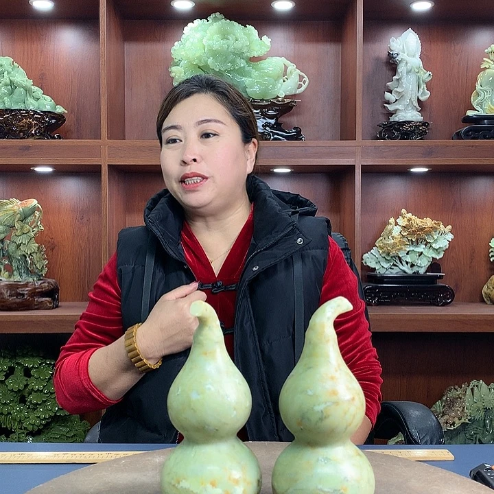 【闪购商品】蛇纹石玉珠宝奇石未镶嵌卖***姐