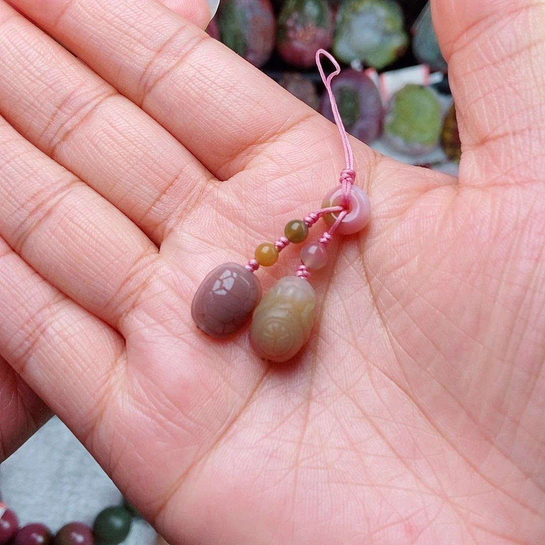 未镶嵌石英质玉（盐源）珠宝半成品