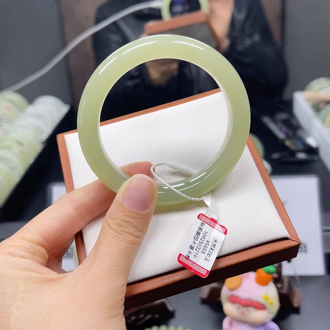 ＠***好和田玉未镶嵌手镯