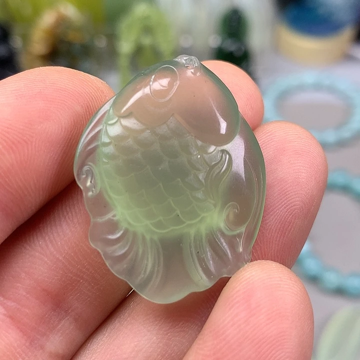 蛇纹石玉挂坠未镶嵌