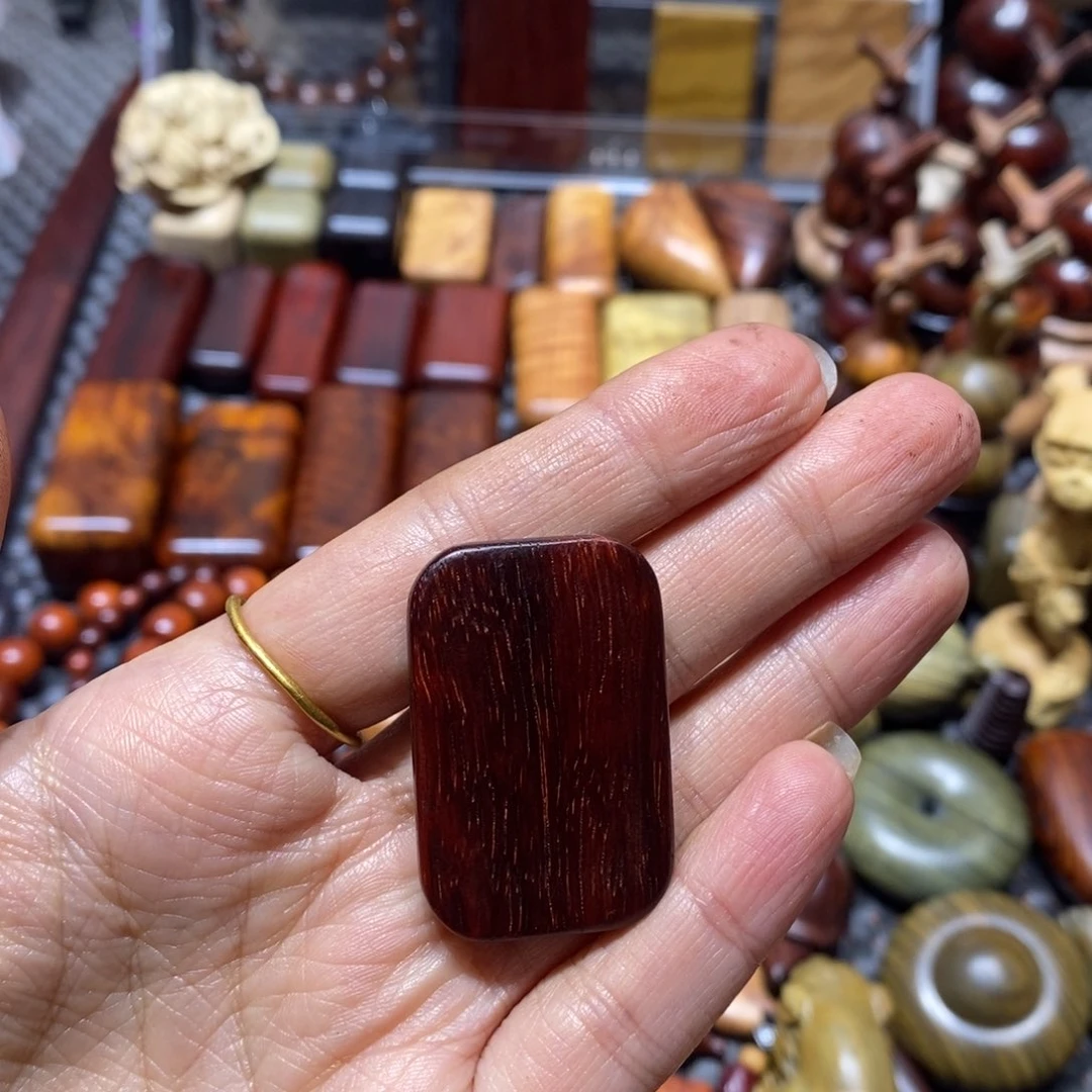 檀香紫檀（小叶紫檀）刘**?
