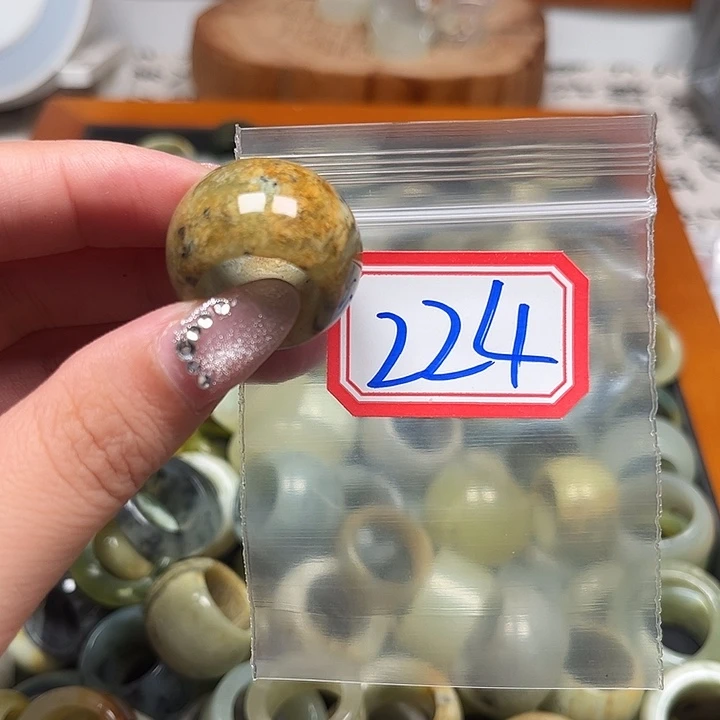 飞***哥蛇纹石玉未镶嵌戒指