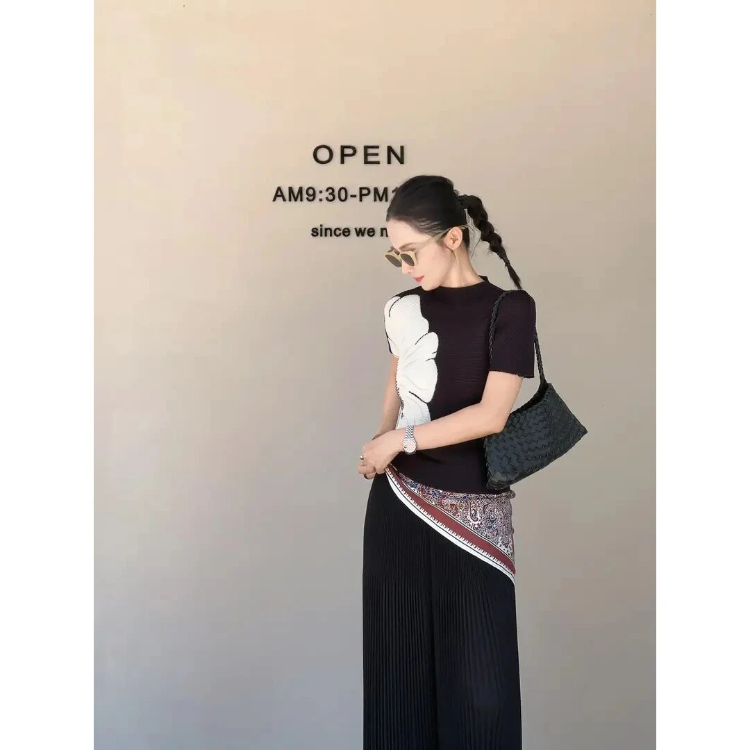 2025夏季新款法式肌理感立领显瘦印花T恤高腰黑色百褶阔腿裤套装