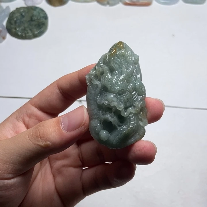 翡翠未镶嵌颈饰龙牌15