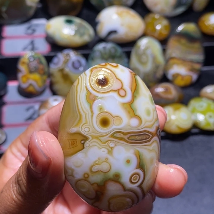 玛瑙/玉髓未镶嵌珠宝奇石93