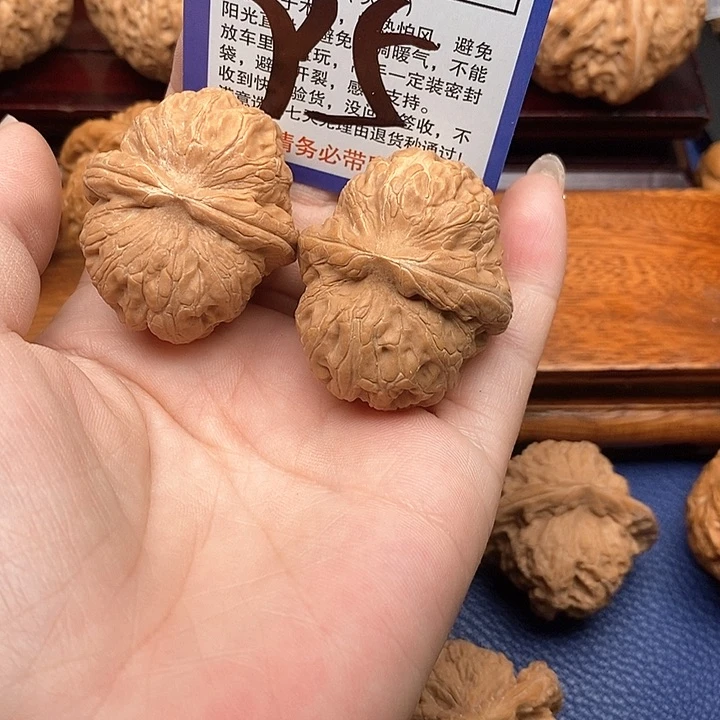 桃核吊坠元宝狮子头39