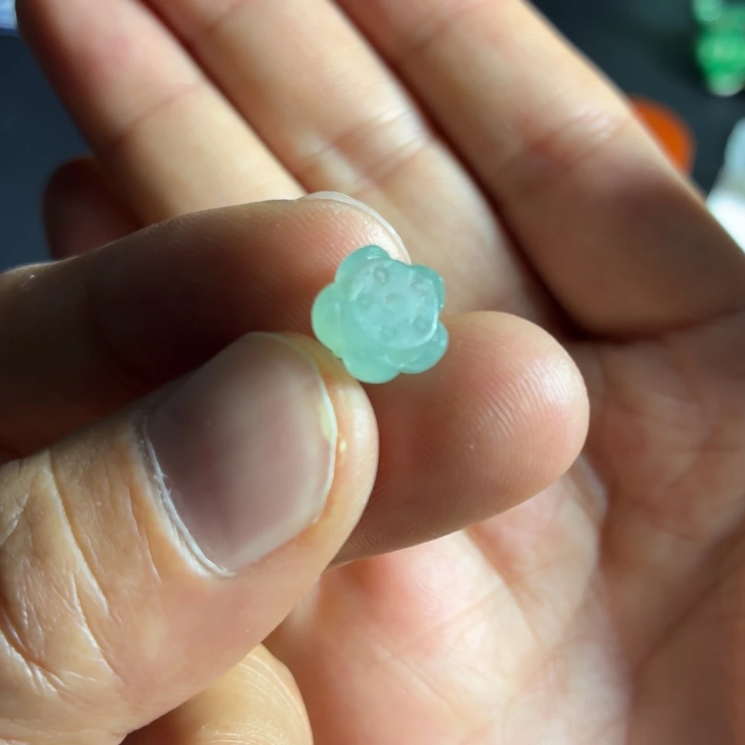 定制翡翠未镶嵌莲花