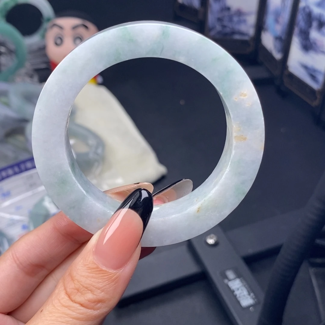 定制翡翠正圈未镶嵌瑕疵漏