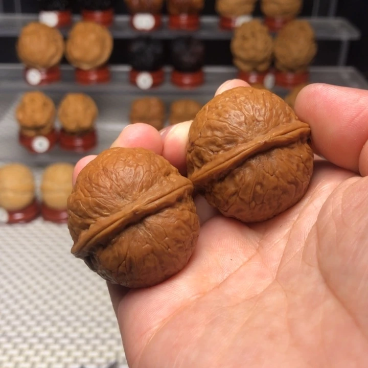 把件文玩核桃19红蛇皮球