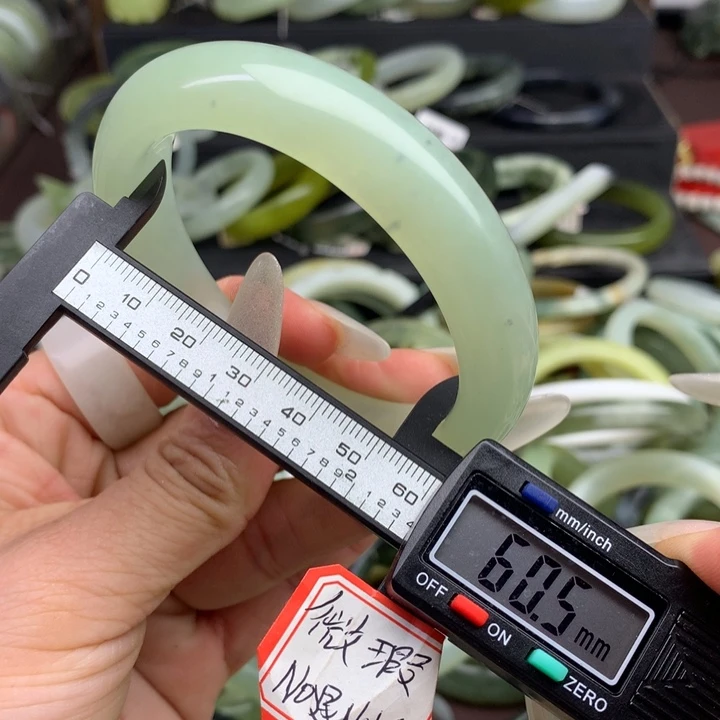 蛇纹石玉手镯未镶嵌562