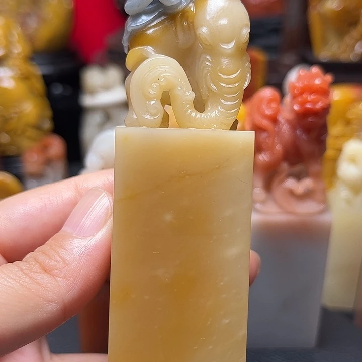 胖***侠老挝石精品寿山石芙蓉老挝印章