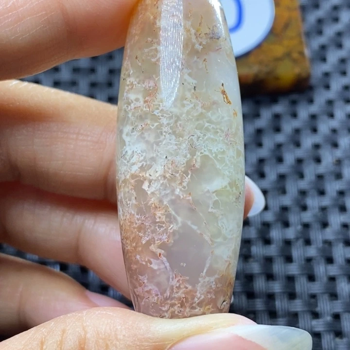 未镶嵌颈饰玛瑙/玉髓幕*