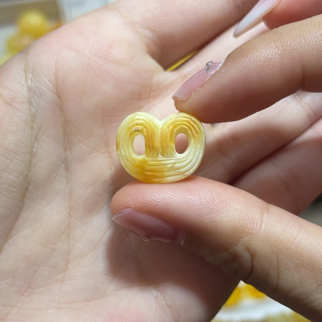 琥珀未镶嵌裸石碱水面包