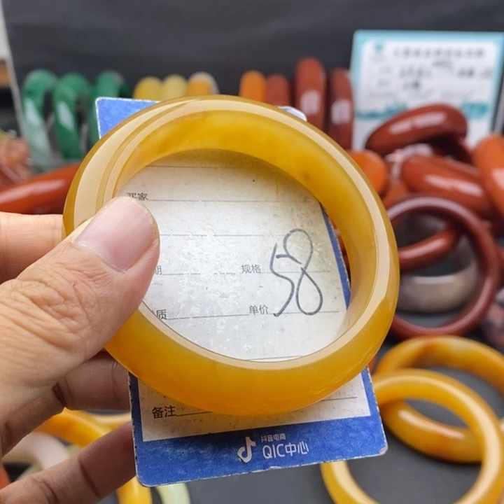 未镶嵌手镯石英质玉
