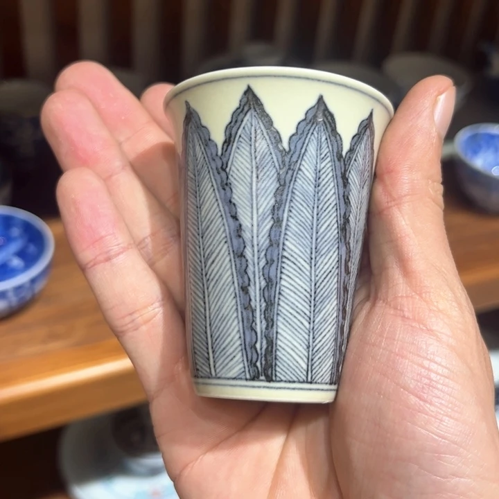 杯白***.陶瓷艺术品美官人