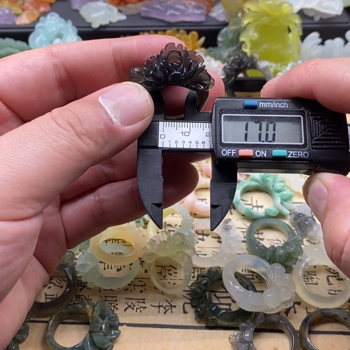 蛇纹石玉合金颈饰