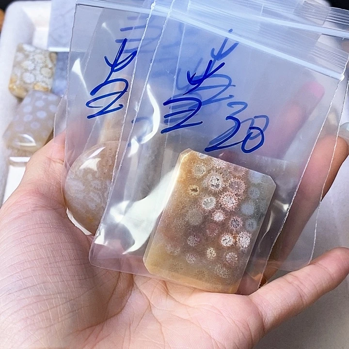 硅化玉颈饰合金当***袭