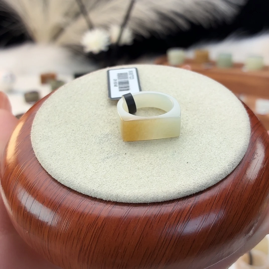 和田玉未镶嵌戒指飘糖马鞍16.8mmj74