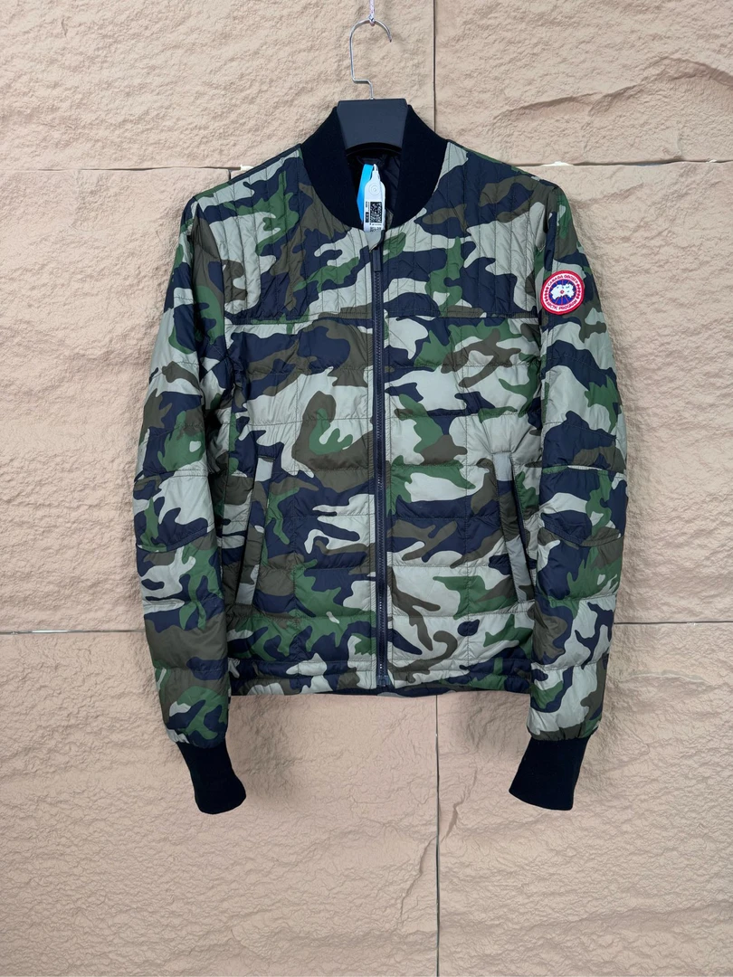 99新 加拿大鹅 加拿大鹅大鹅迷彩羽绒夹克/M/98新/r95641