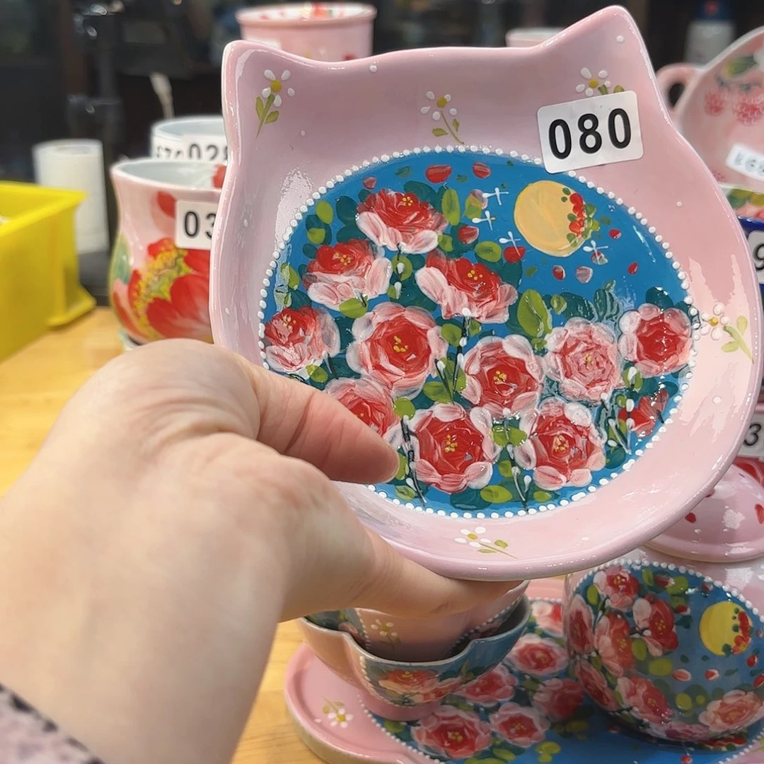 瓷片兔兔盖茨。兔兔