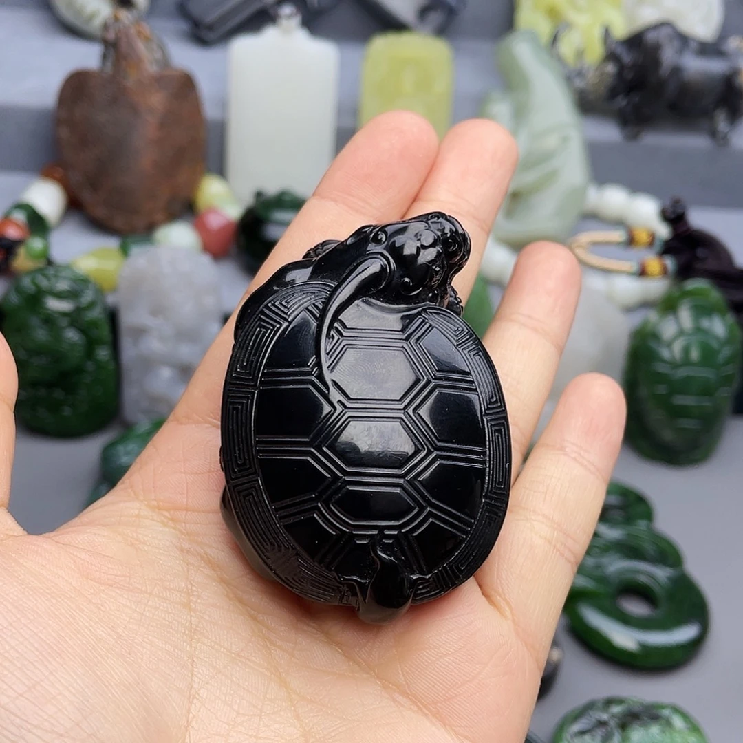 b***哥和田玉未镶嵌颈饰