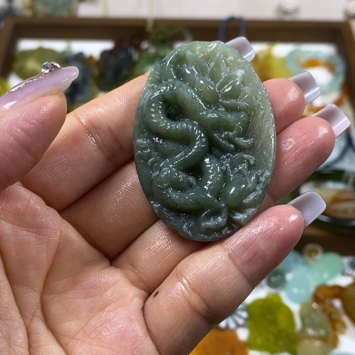 蛇纹石玉未镶嵌吊坠