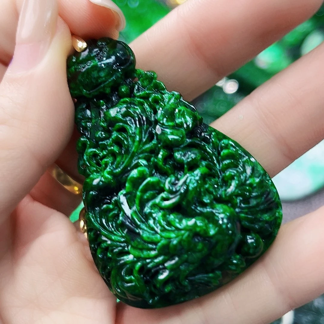 颈饰18K金镶嵌翡翠❤️****