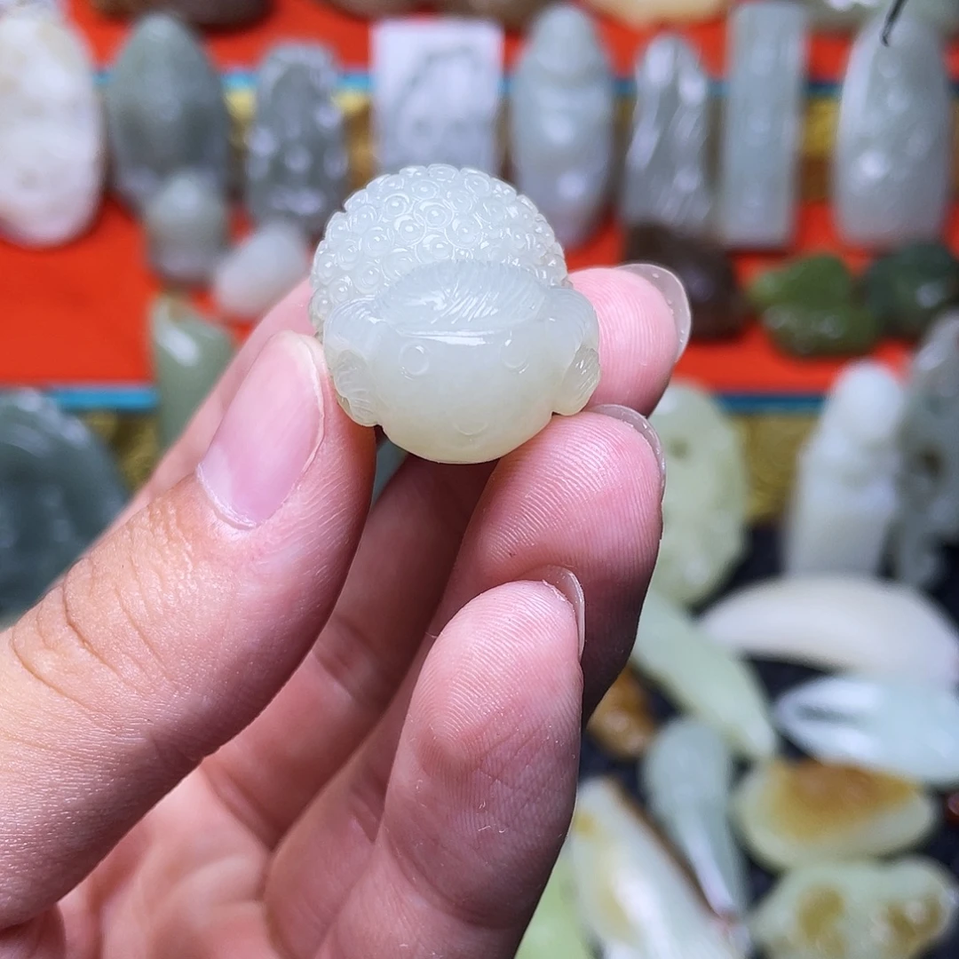 芯***茹颈饰未镶嵌和田玉