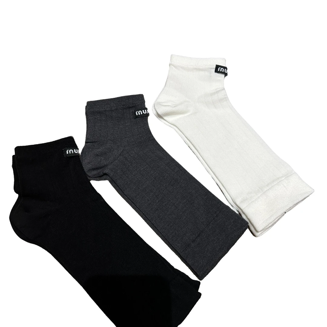 南油小众设计师新品时尚字母踩脚小腿袜子