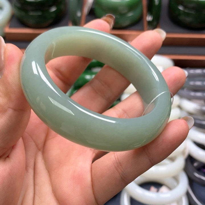 【闪购商品】未镶嵌手镯和田玉