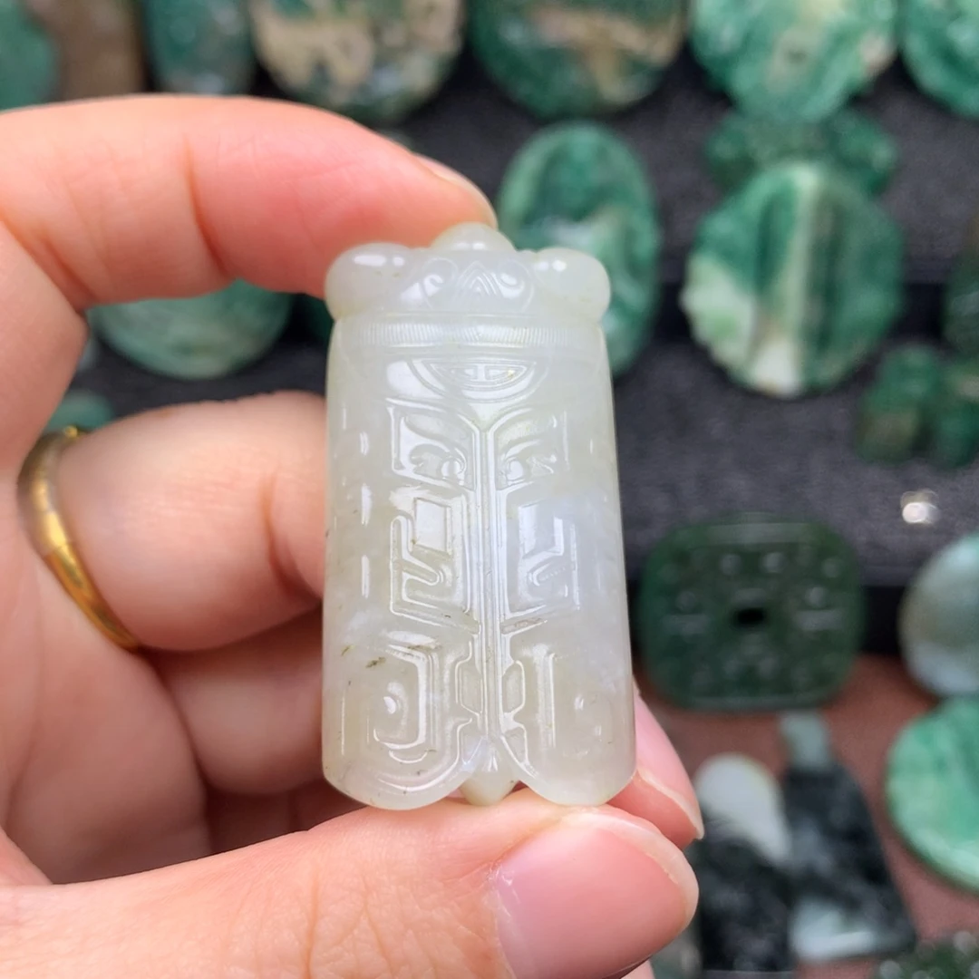 独山玉未镶嵌颈饰