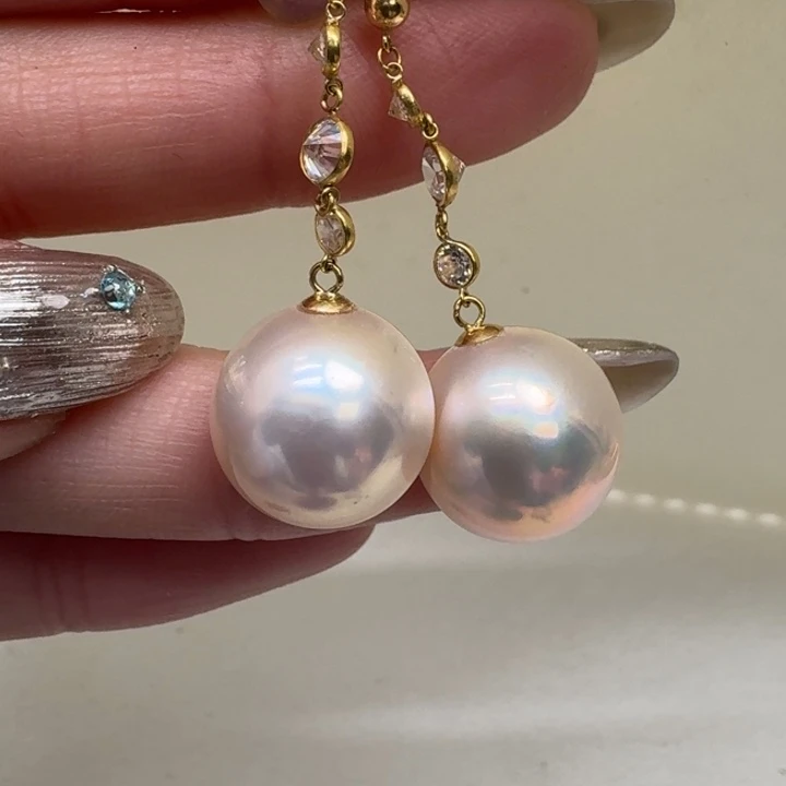 拼合珍珠（马贝珠）耳饰18K金镶嵌