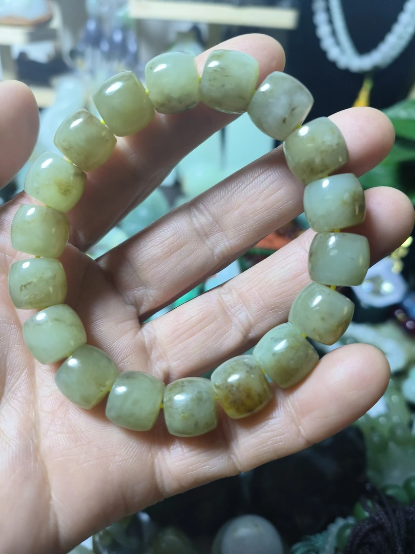 天然和田玉手串精美