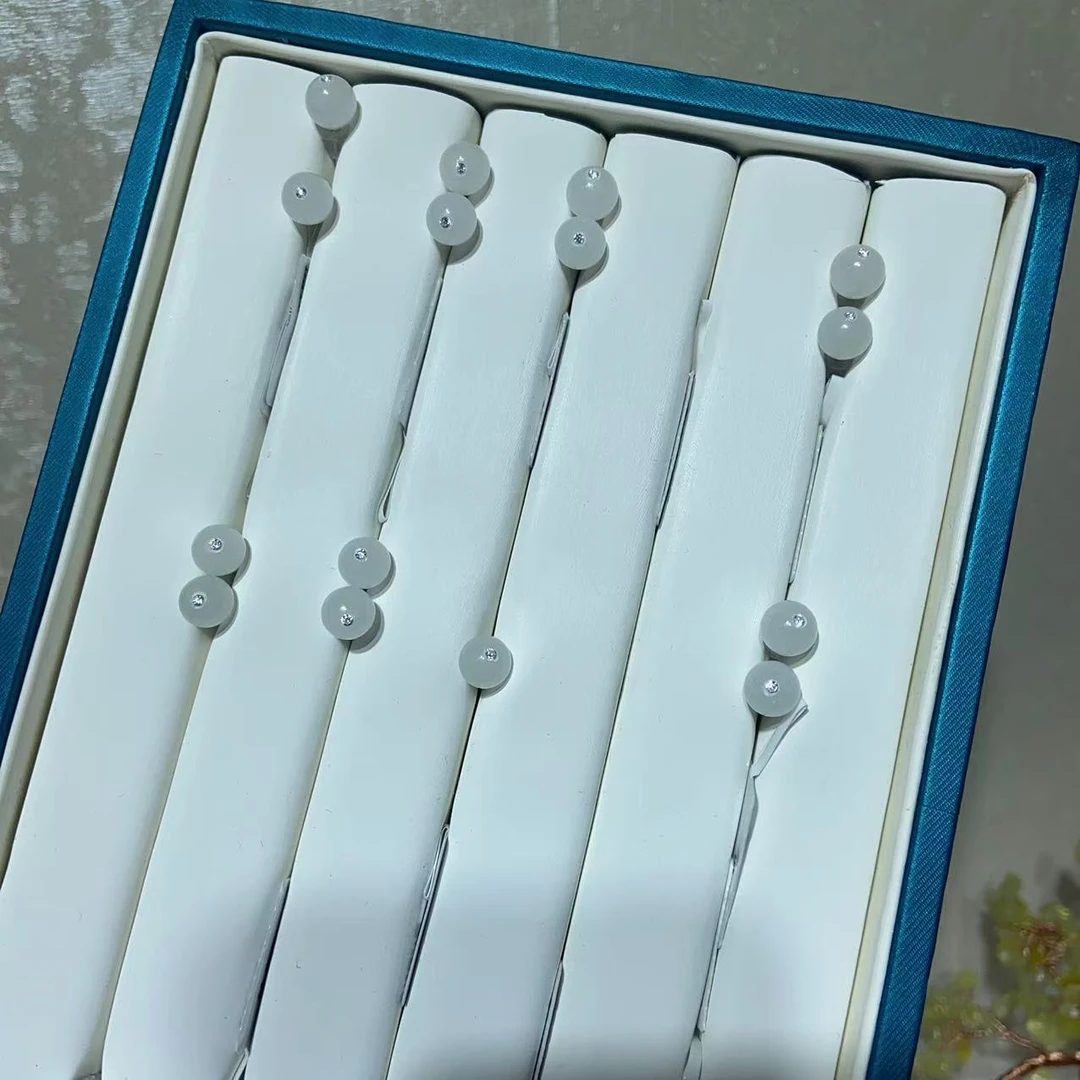 HTC 和田玉耳钉 YM35-92（多样性发其一）