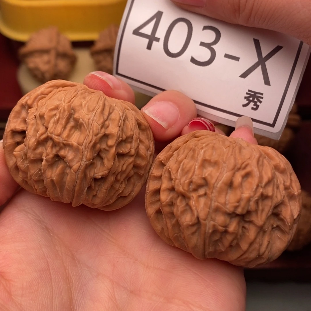 桃核把件正磨42……