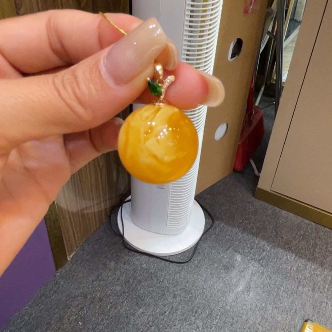 18K金镶嵌琥珀珠宝奇石