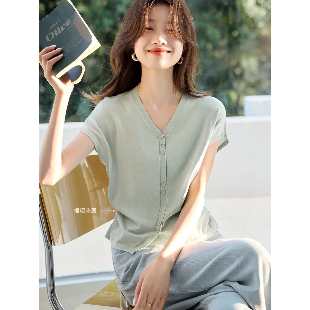 沫晗依美V领腰部抽褶针织上衣2025秋季新款舒适显瘦小飞袖女7039