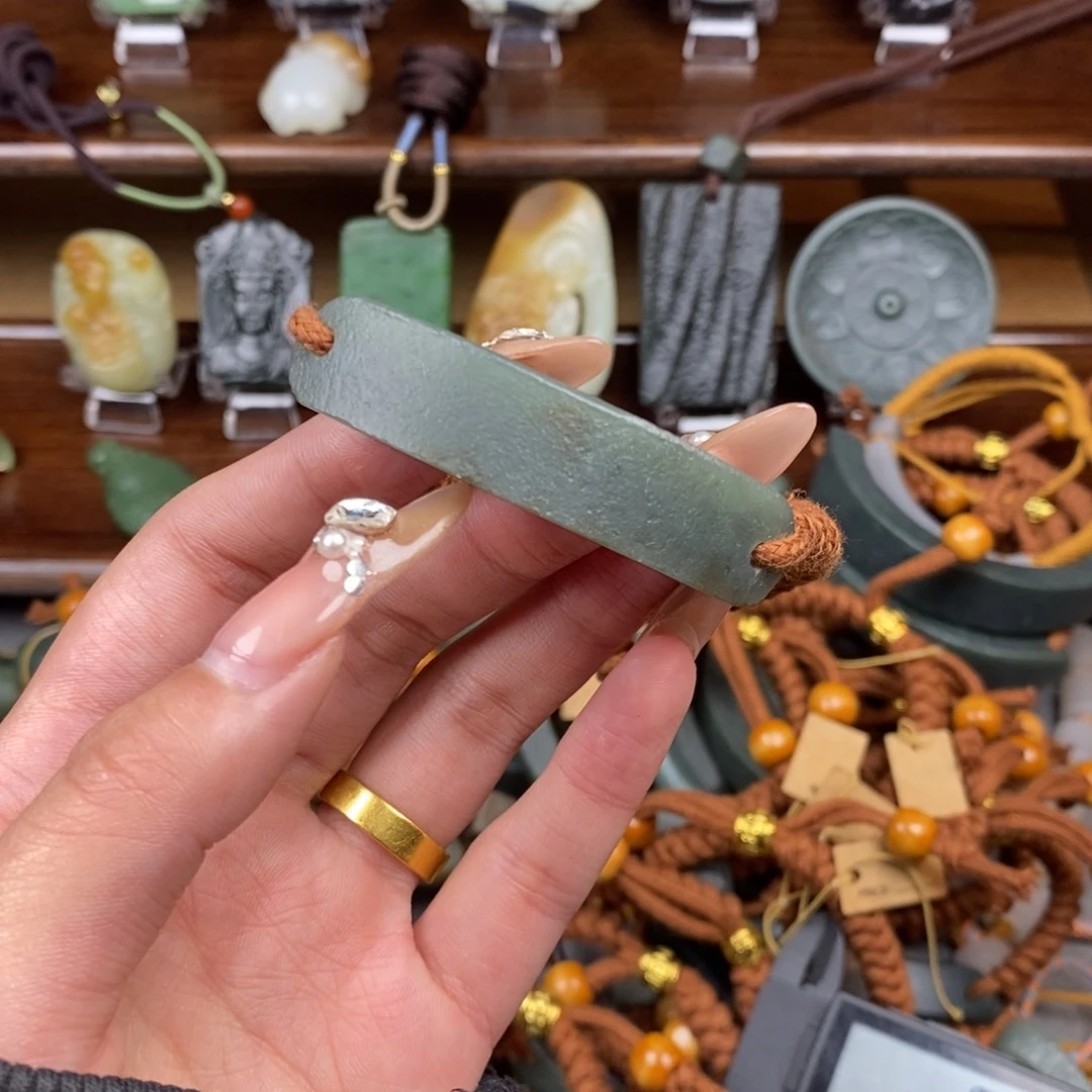 和田玉颈饰未镶嵌廾*匸