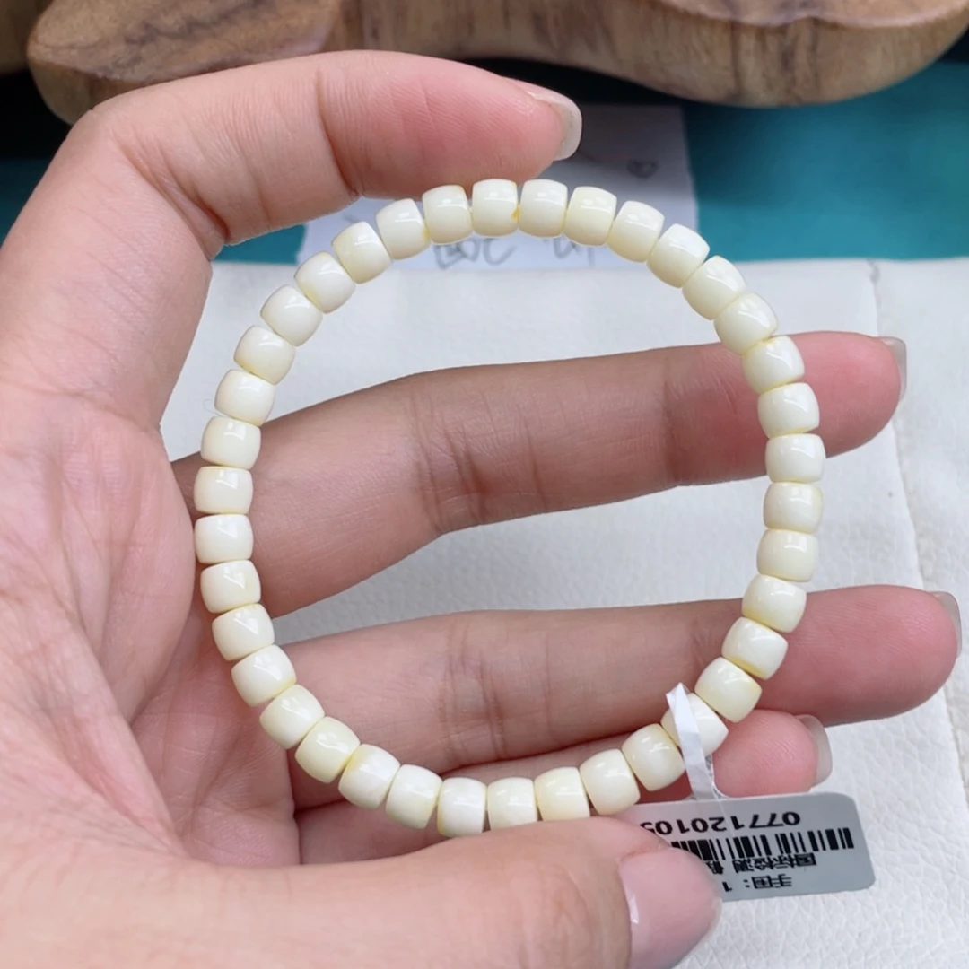 蜜蜡裸石未镶嵌蜜蜡95