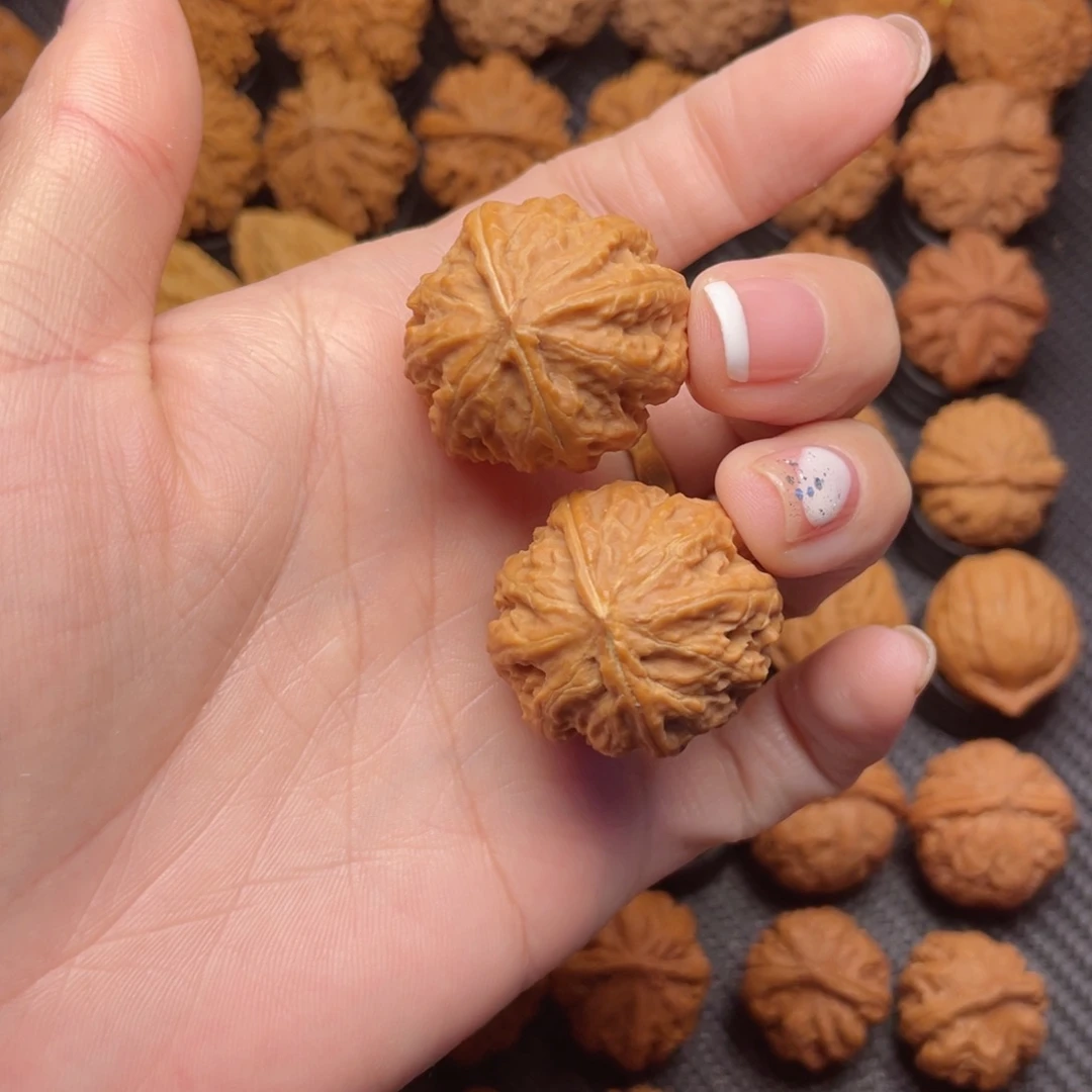 k***g文玩核桃把件闷蹲