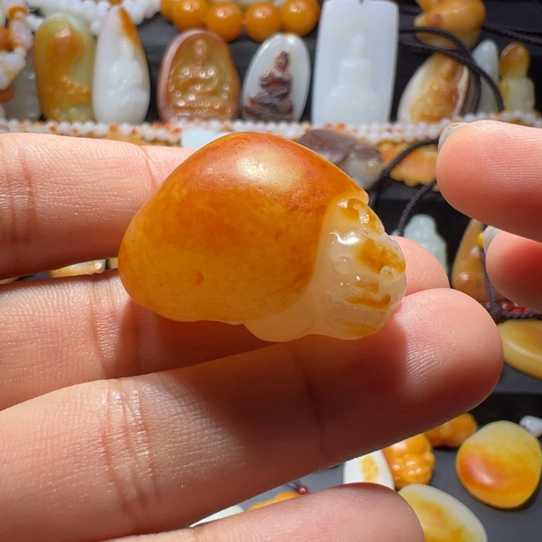 和田玉未镶嵌颈饰山****?