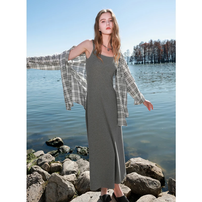 三彩2025春季新款带胸垫吊带裙A字无袖连衣裙方领小黑裙内搭女M