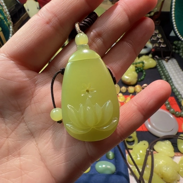 和田玉（黄玉）颈饰未镶嵌