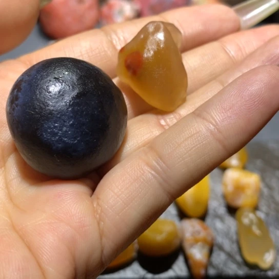 未镶嵌玛瑙/玉髓珠宝奇石