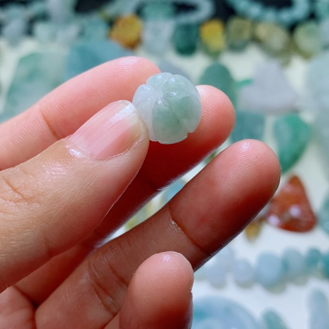 定制翡翠未镶嵌毛货抛光