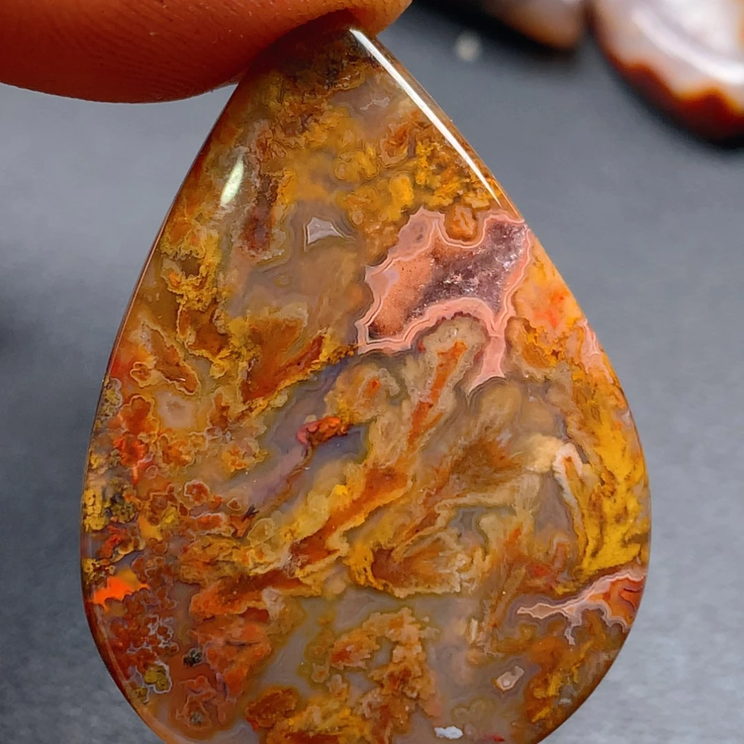 未镶嵌颈饰玛瑙/玉髓知**乐