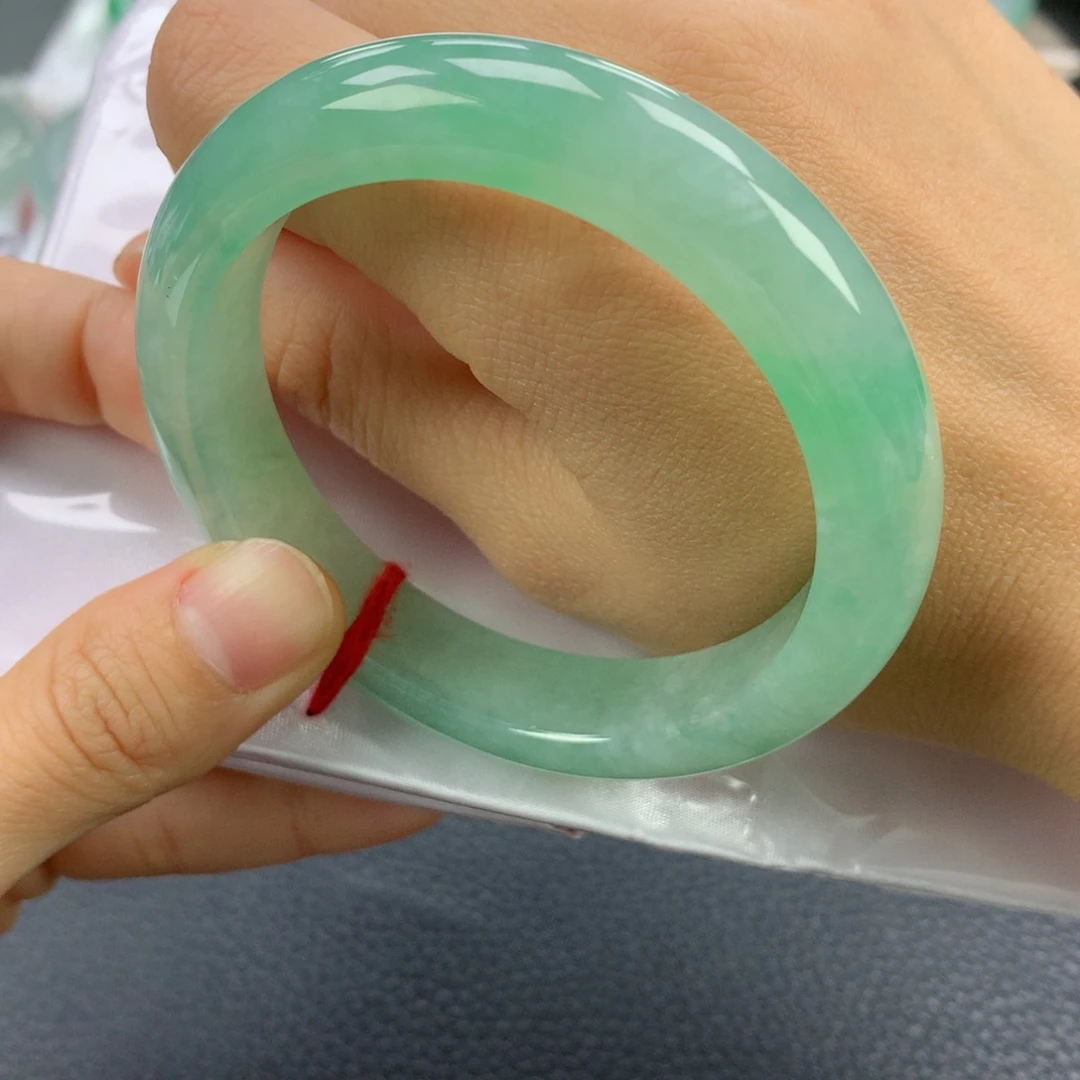 翡翠手镯未镶嵌56.4正