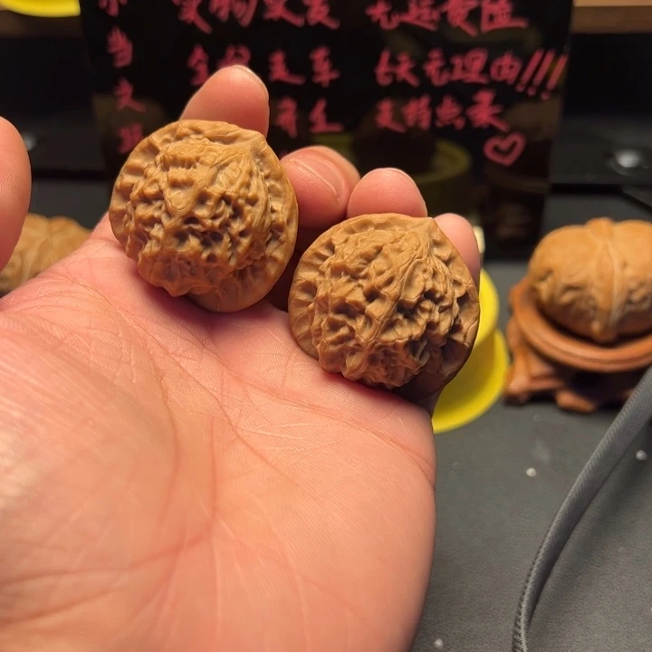 繁***烟文玩核桃吊坠全品瓷娃娃38